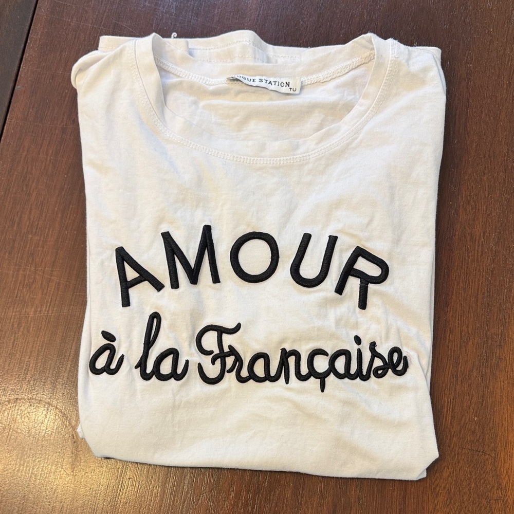Amour à la Française T-Shirt